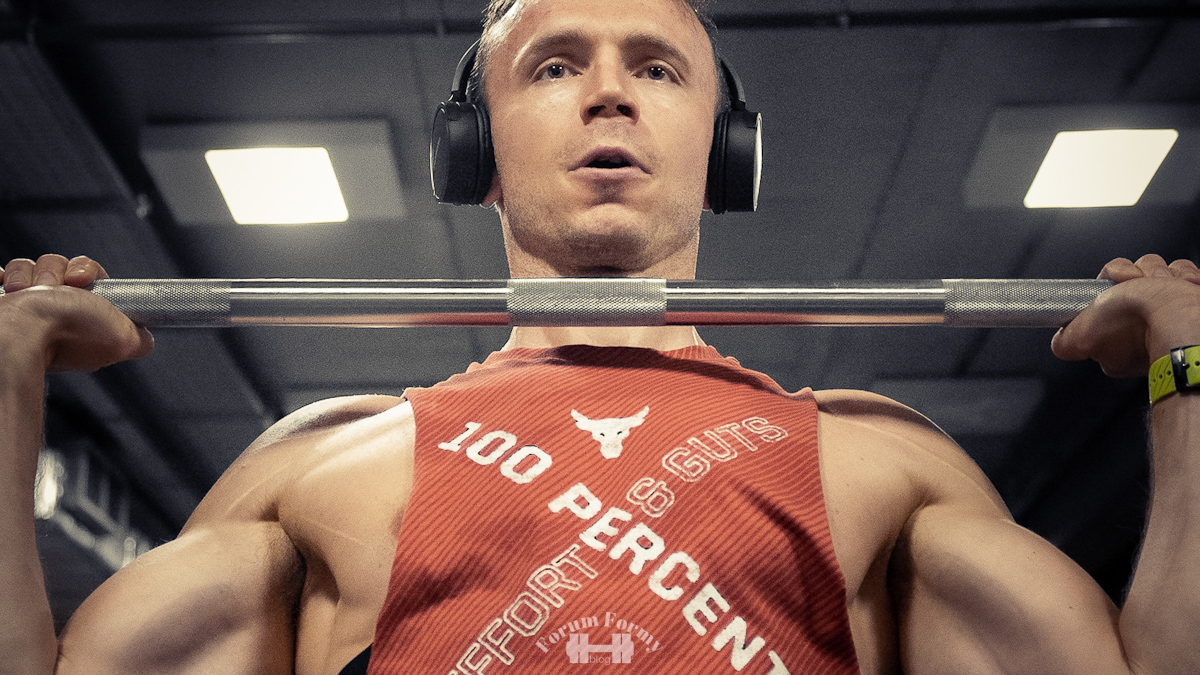 Pierwsze kroki na siłowni - trening dla początkujących